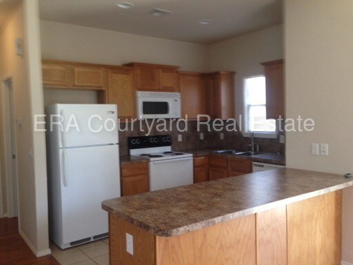 Building Photo - 406 N Baumann Ave