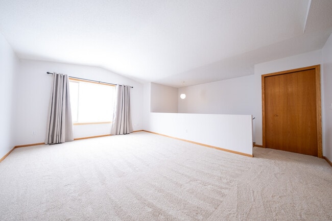 Foto del edificio - 634 McIntosh Ct