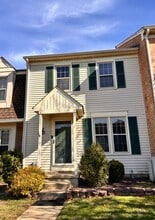 Building Photo - 713 Chimney Hill Ln