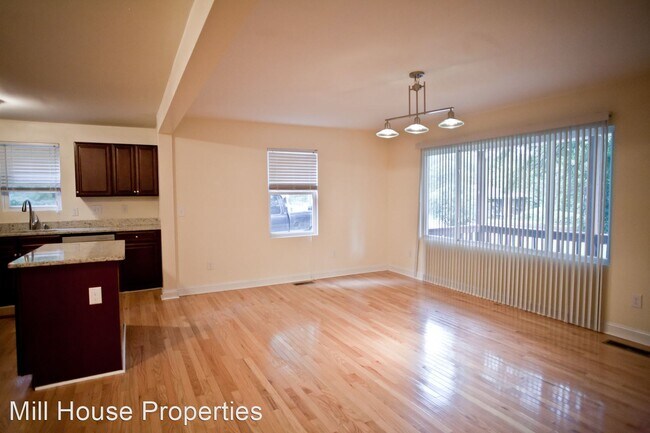 Foto del edificio - 4 br, 3 bath House - 404 Knolls St.