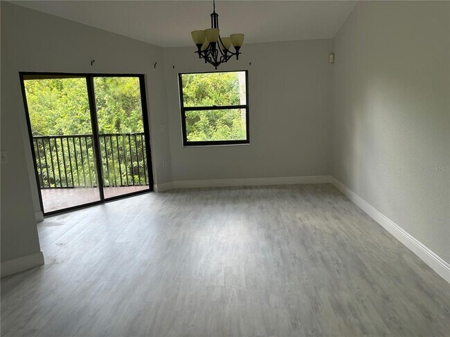 Foto del edificio - 7785 Sugar Bend Dr