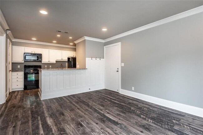 Building Photo - 3135 Seven Pines Ln