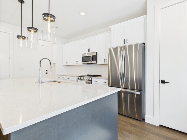 Building Photo - 2940 Huffman Way - C
