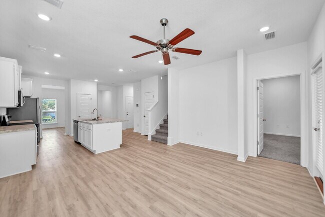 Foto del edificio - 30 Sandywoods Ct