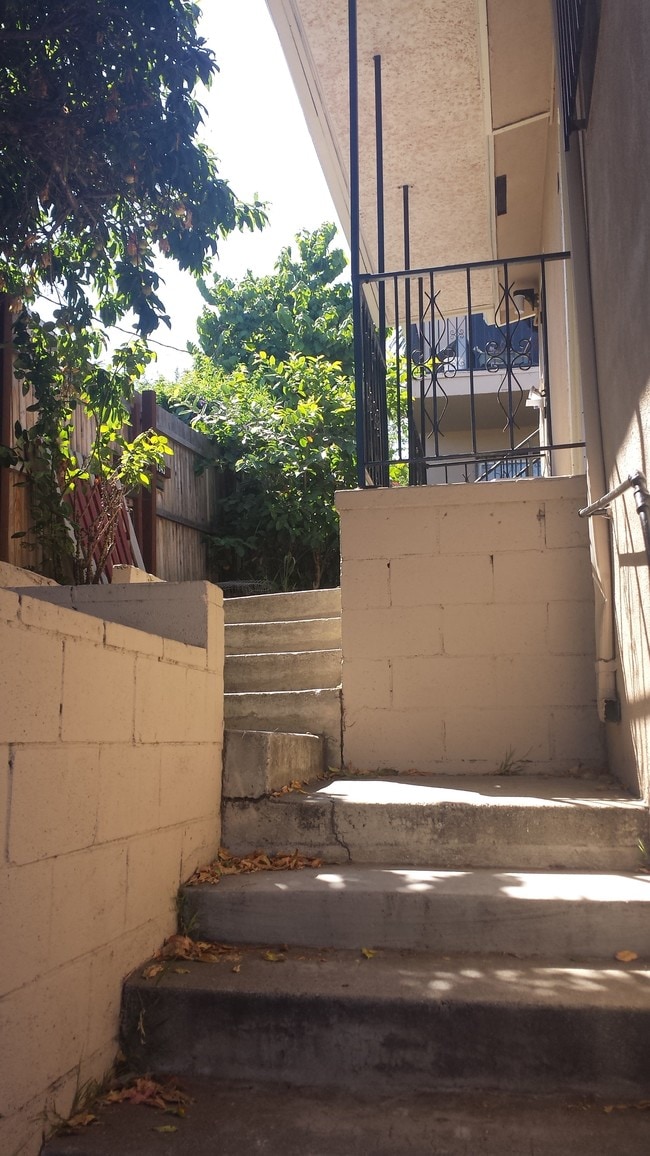 Foto del edificio - 1347 N Alvarado St