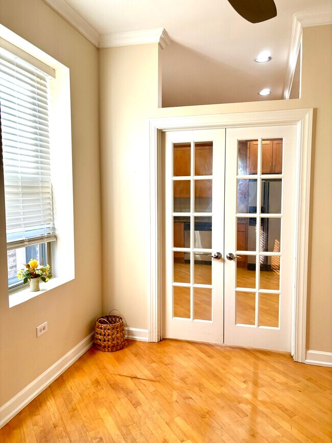 Fotografía del edificio - 1618 S Washtenaw Ave