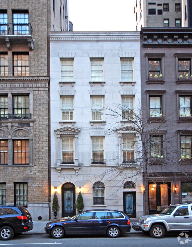 Building Photo - 631 Park Ave