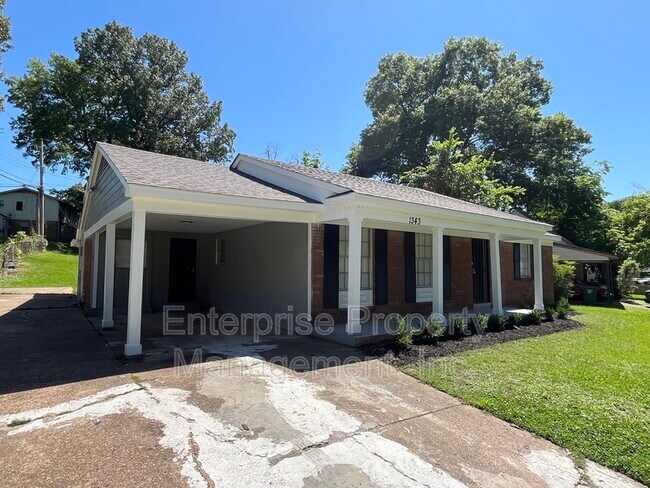 Foto del edificio - 1343 Dove St