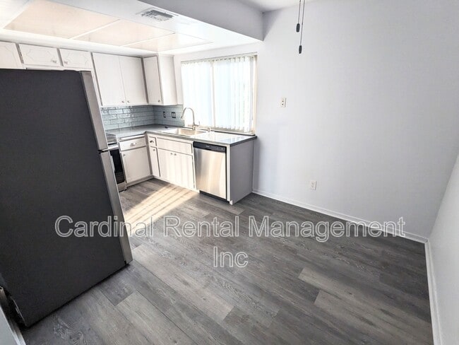 Building Photo - 917 Cabrillo Dr