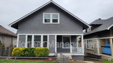 Building Photo - 322 SE Pitzer St