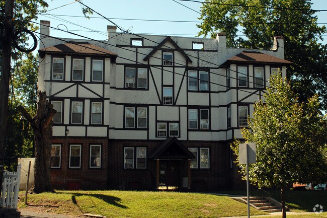 Foto del edificio - 701-711 Kensington Ave