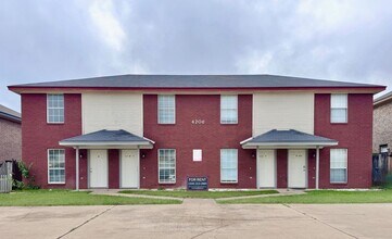Building Photo - 4206 July Dr