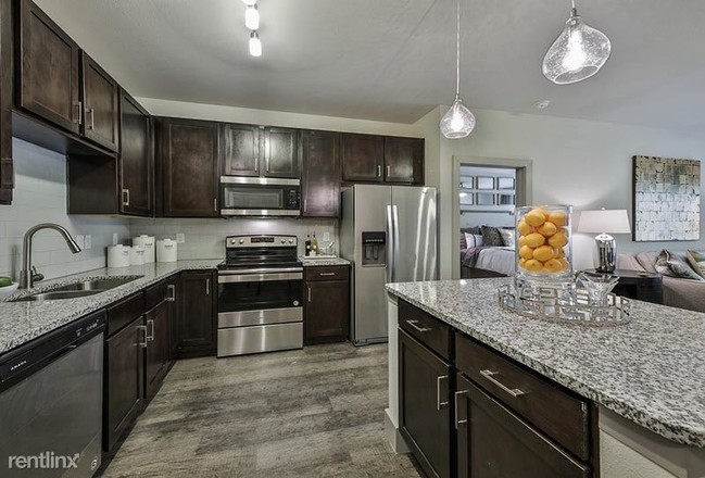 Building Photo - 1 br, 1 bath Apartment - 8200 S Fry Rd 319