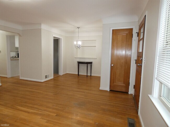 Building Photo - 3 br, 2 bath House - 1054 Canterbury Dr