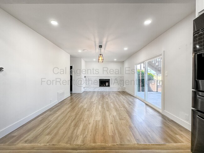 Foto del edificio - 16624 Selby Dr