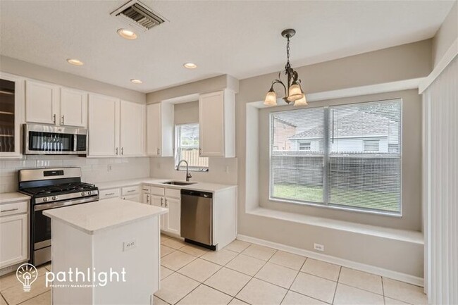 Building Photo - 8332 Crescent Moon Dr, New Port Richey, FL...