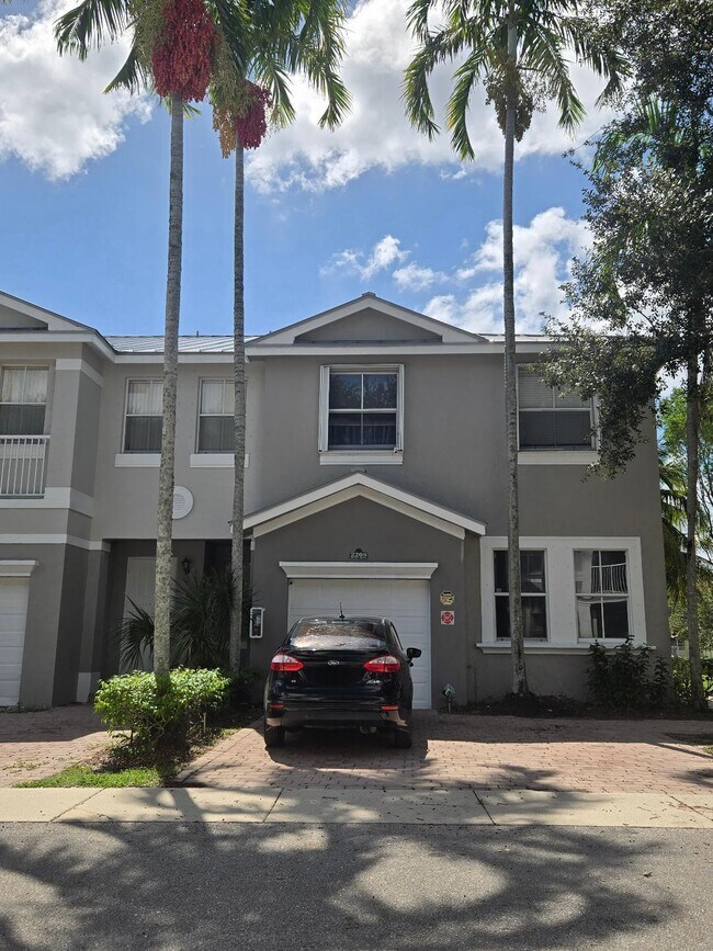 Foto del edificio - 2208 Shoma Dr