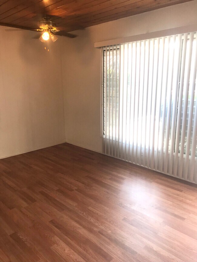Foto del edificio - 1301 E Wilson Ave