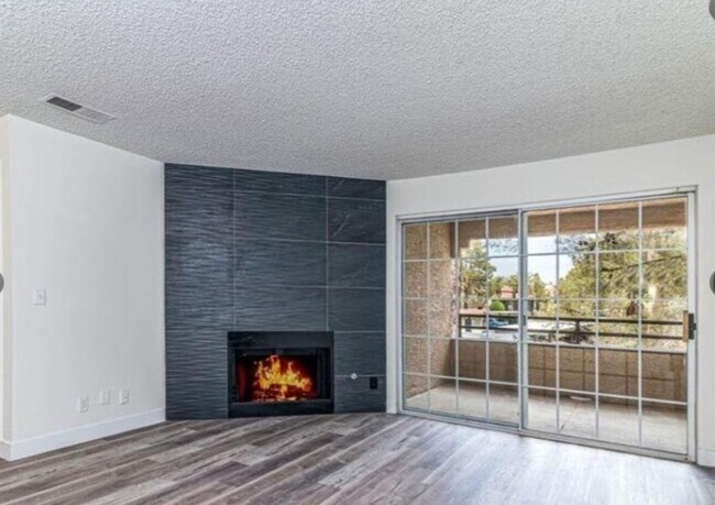Foto del edificio - GUARD GATED / Canyon Gate Highly upgraded 2/2 2nd floor unit.