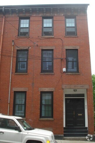 Building Photo - 94A Bartlett St