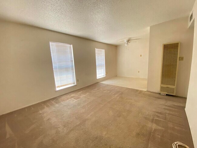 Foto del edificio - 1905 Karen Sue Pl