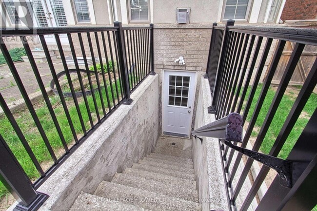 Building Photo - 238 Forbes Terrace
