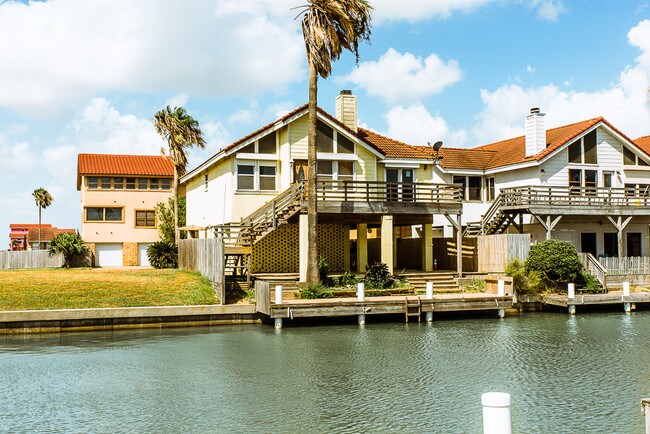 Building Photo - 708 Enchanted Harbor