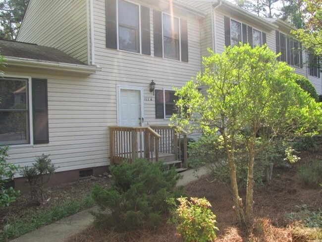 Foto del edificio - Chapel Hill / Weatherstone Townhouse AVAIL...