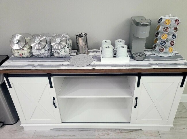 Foto del edificio - 511 W Pine St