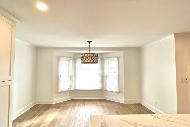 Building Photo - 962 Lenox Hill Ct NE