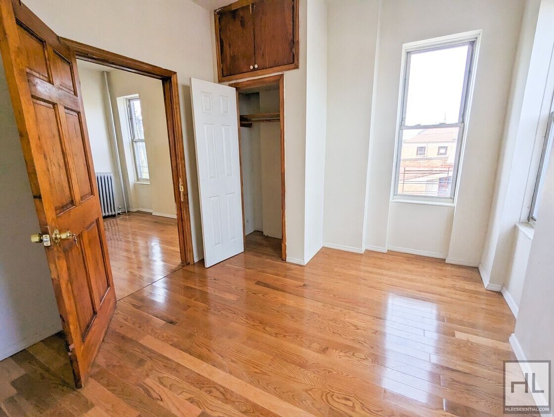 GRANT AVENUE Room for Rent in Brooklyn, NY