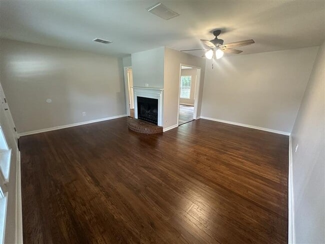 Building Photo - 2533 Chelsea Dr