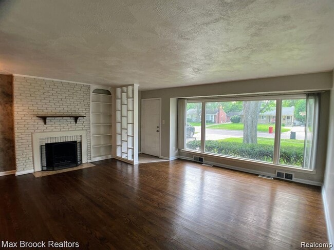 Building Photo - 27422 Lexington Pkwy