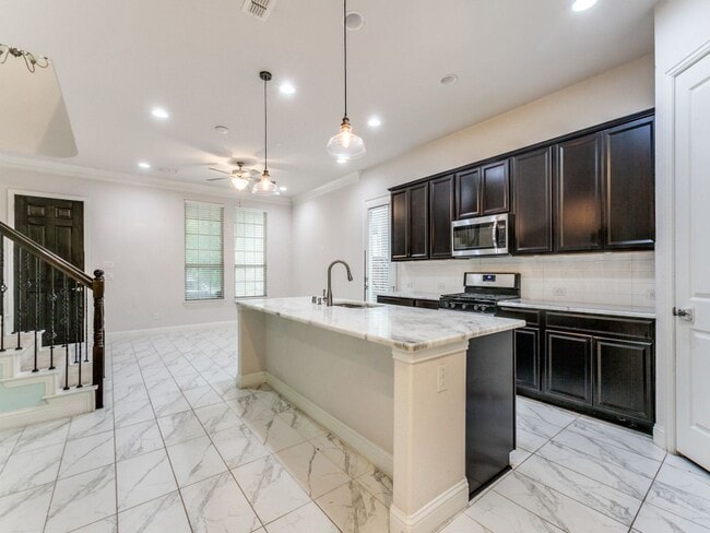Building Photo - 605 Ansley Wy
