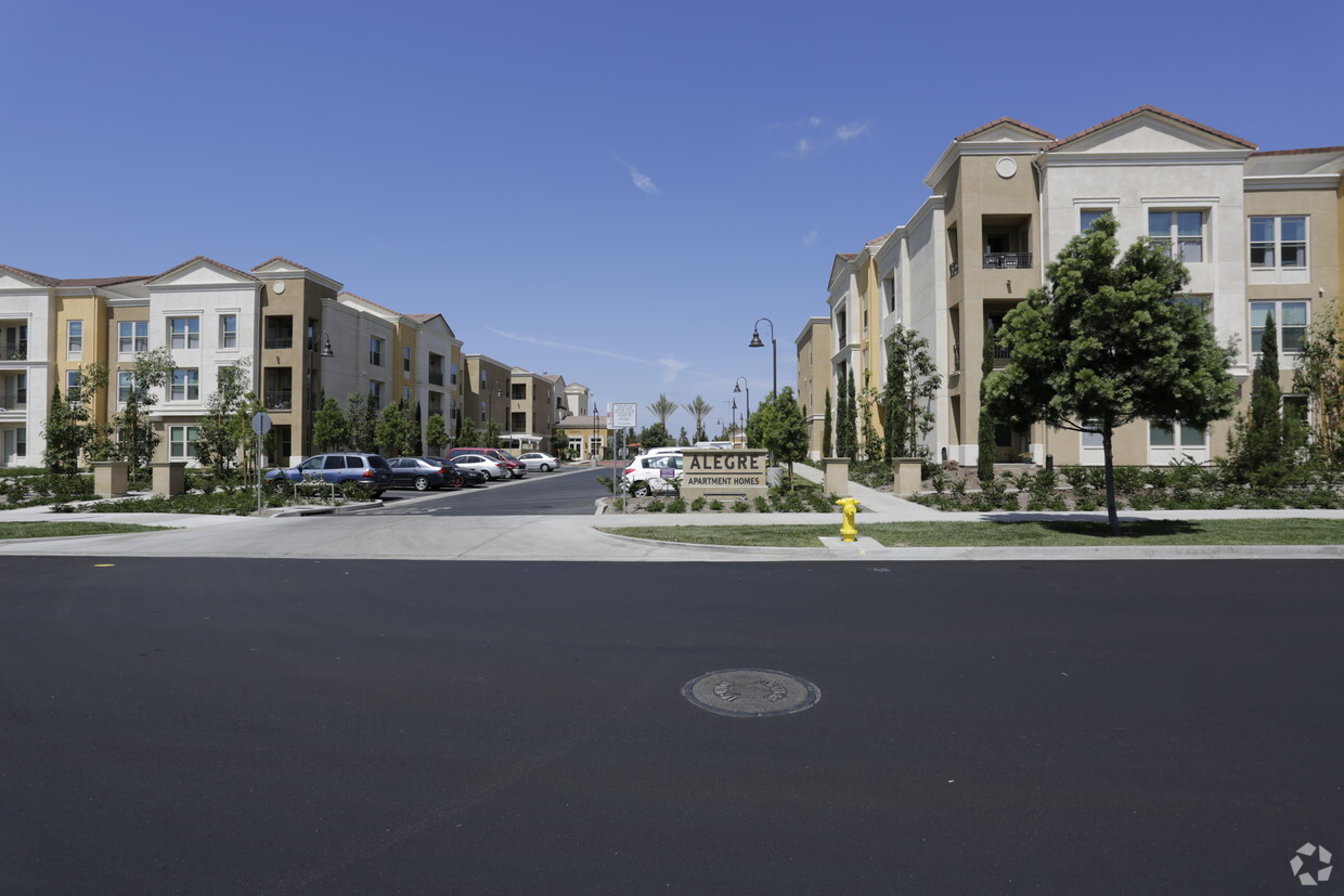 Primary Photo - Alegre Apartments