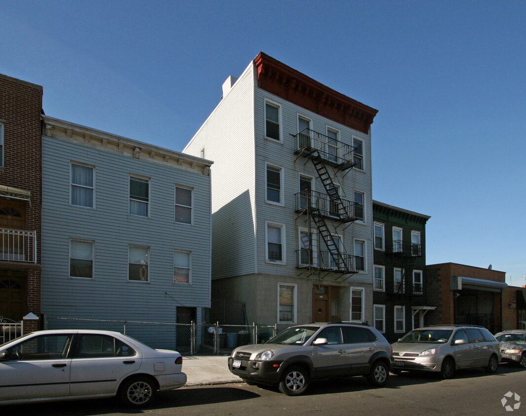 Building Photo - 150 21st St