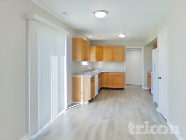 Foto del edificio - 828 Treyburn Green Dr