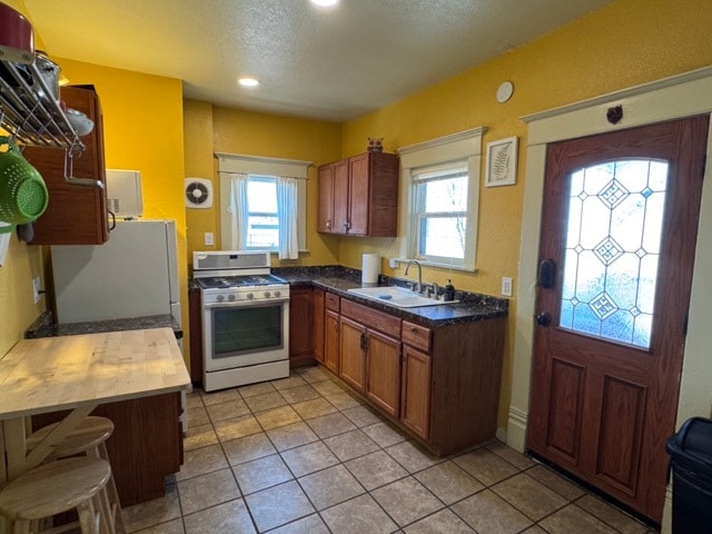 Building Photo - 118 E Brookside St