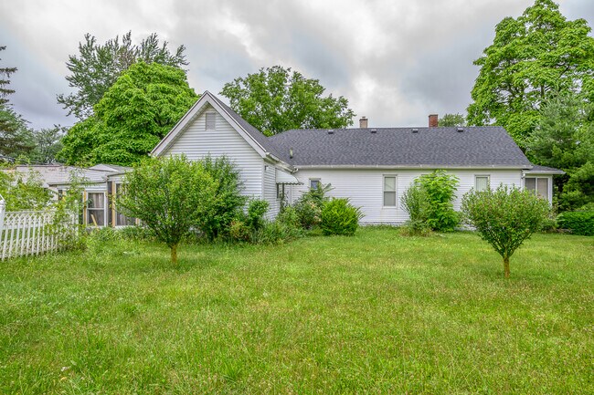 Building Photo - 3113 Pomeroy St