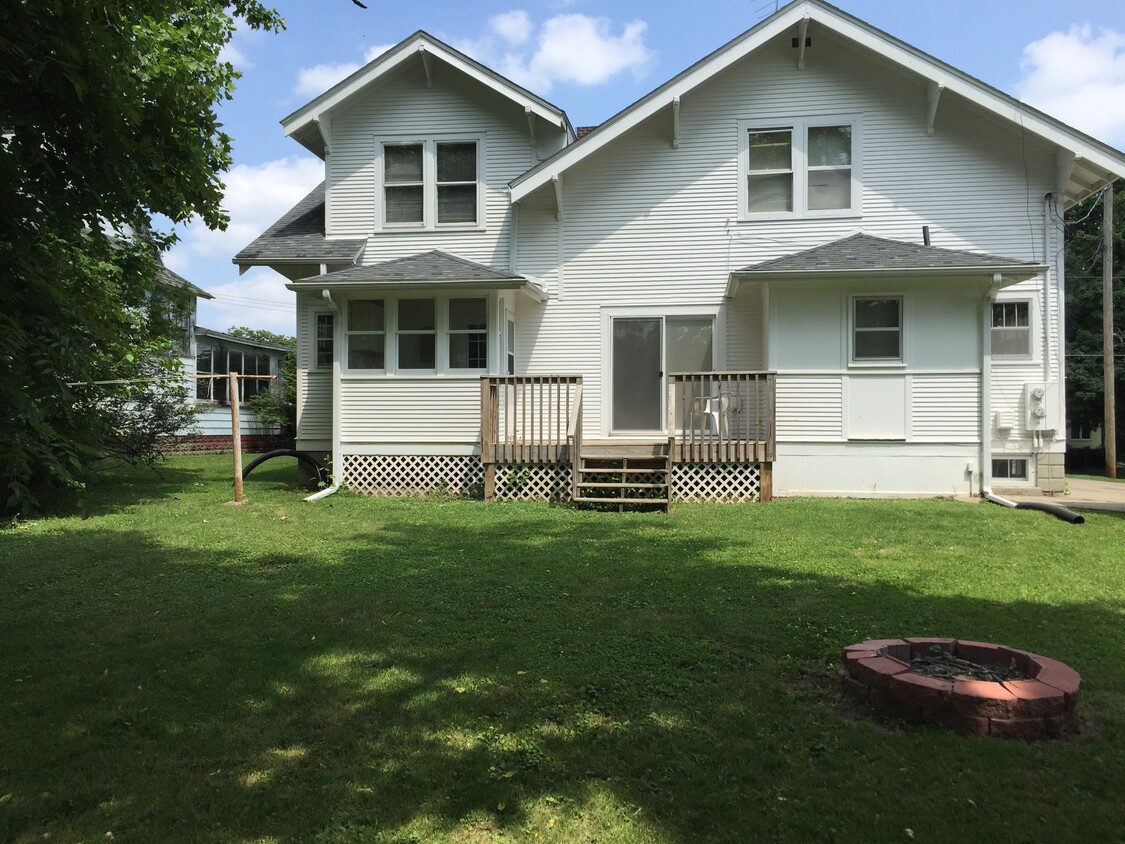 506 S 4th St, Knoxville, IA 50138 Townhome Rentals in Knoxville IA