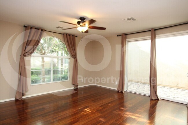 Building Photo - 952 S Almira Ave