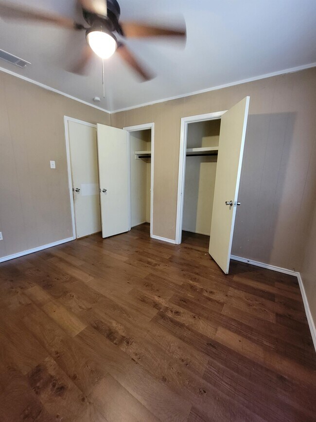 Building Photo - 11662 W First Ave