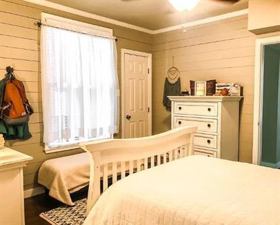 Photo - 301 Ayrshire St House