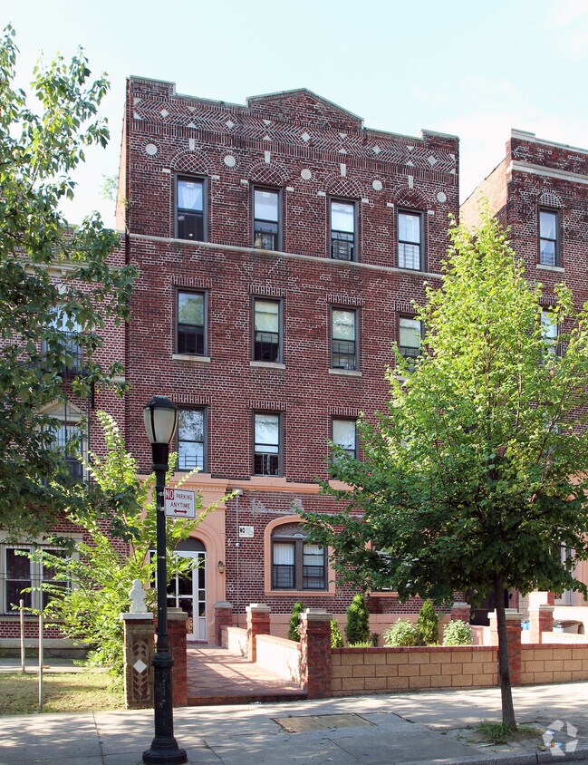 Building Photo - 1314 Eastern Pky