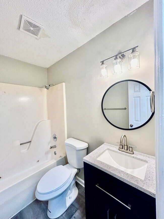 Interior Photo - 2 Bed/1.5 Bath Apartment-Rossville, GA