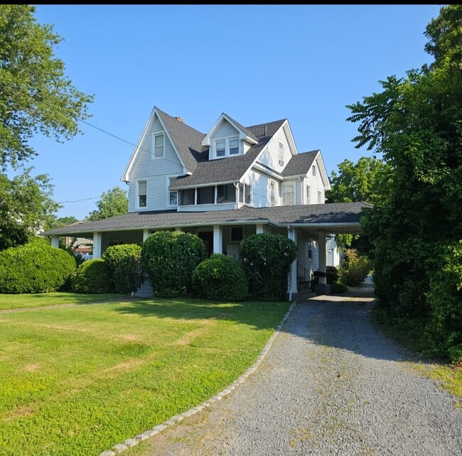 Building Photo - 395 Kirby Ave