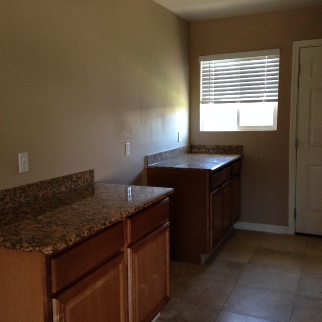 Foto del edificio - 3930 Sunny Rd