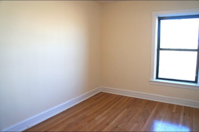 Foto del edificio - 2619 N Spaulding Ave