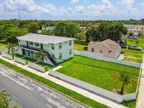 Building Photo - 1319 Douglass Ave