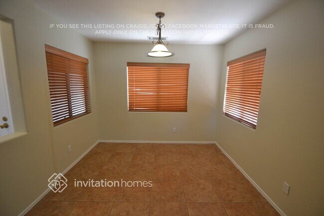 Building Photo - 5806 S 53rd Ln